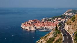 Chorvátsko, šoférovanie, cesta, auto, more, dovolenka, turisti, leto, domy, pobrežie,