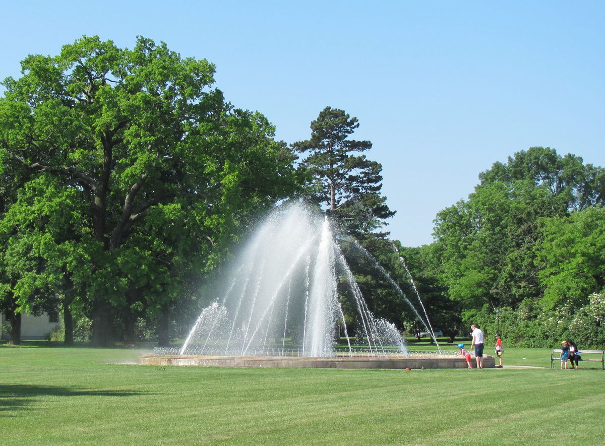 Fontána v zámockom parku.