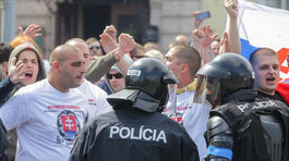 Arabská rodina, ktorú napadli extrémisti, prišla na Slovensko synovi na promócie