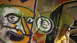 Aj ulice v Aténach bojujú s krízou. Pomocou grafiti