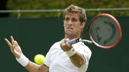 Vie potrápiť hviezdy. Kližan zaútočí na Djokoviča