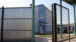 Polícia hľadá utečencov vo vlakoch aj v autobusoch