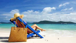 Postrachy dovolenky? Pozor na slnko, ale aj to, čo dáte do úst