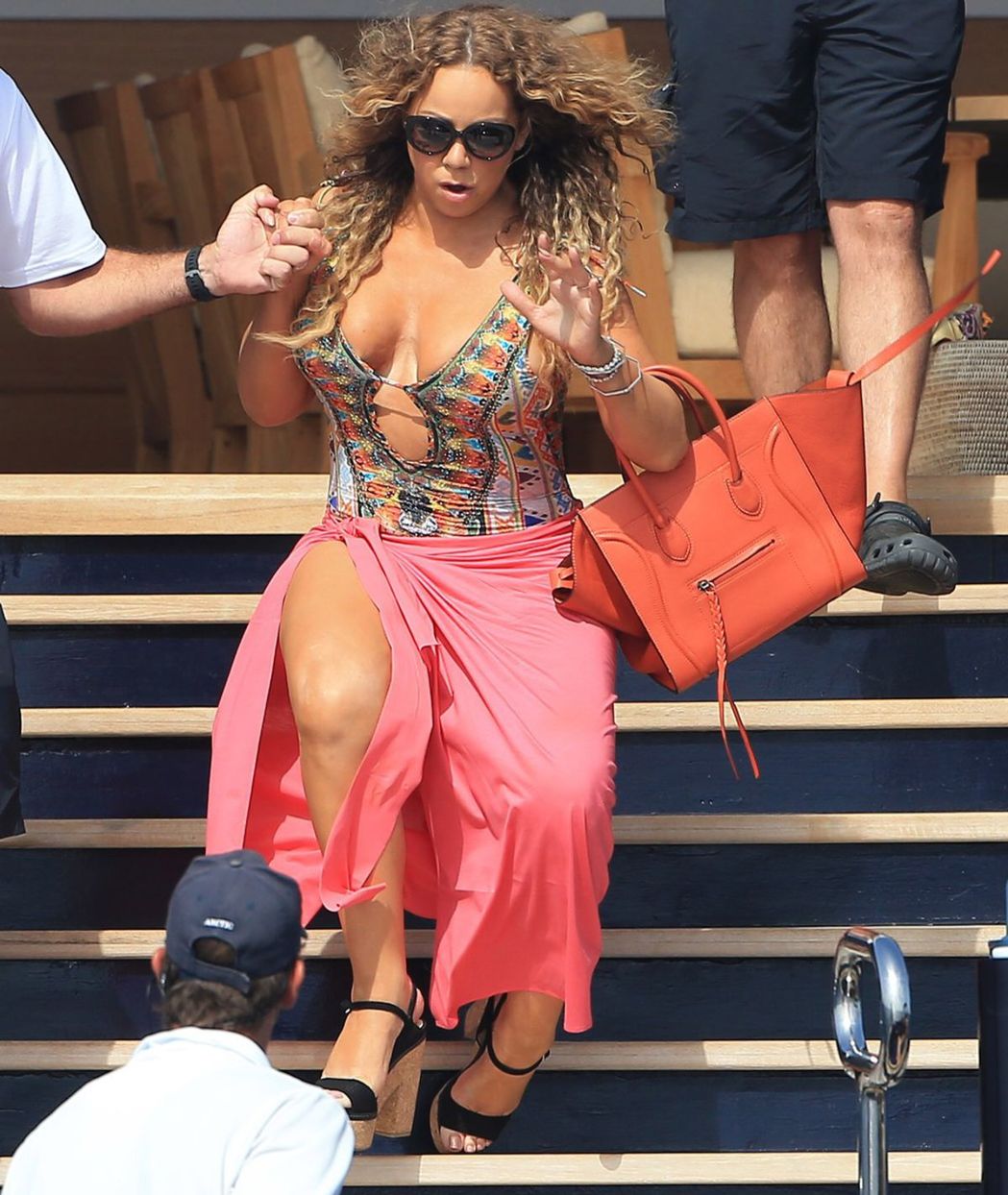 Mariah Carey natupuje na jachtu k svojmu...