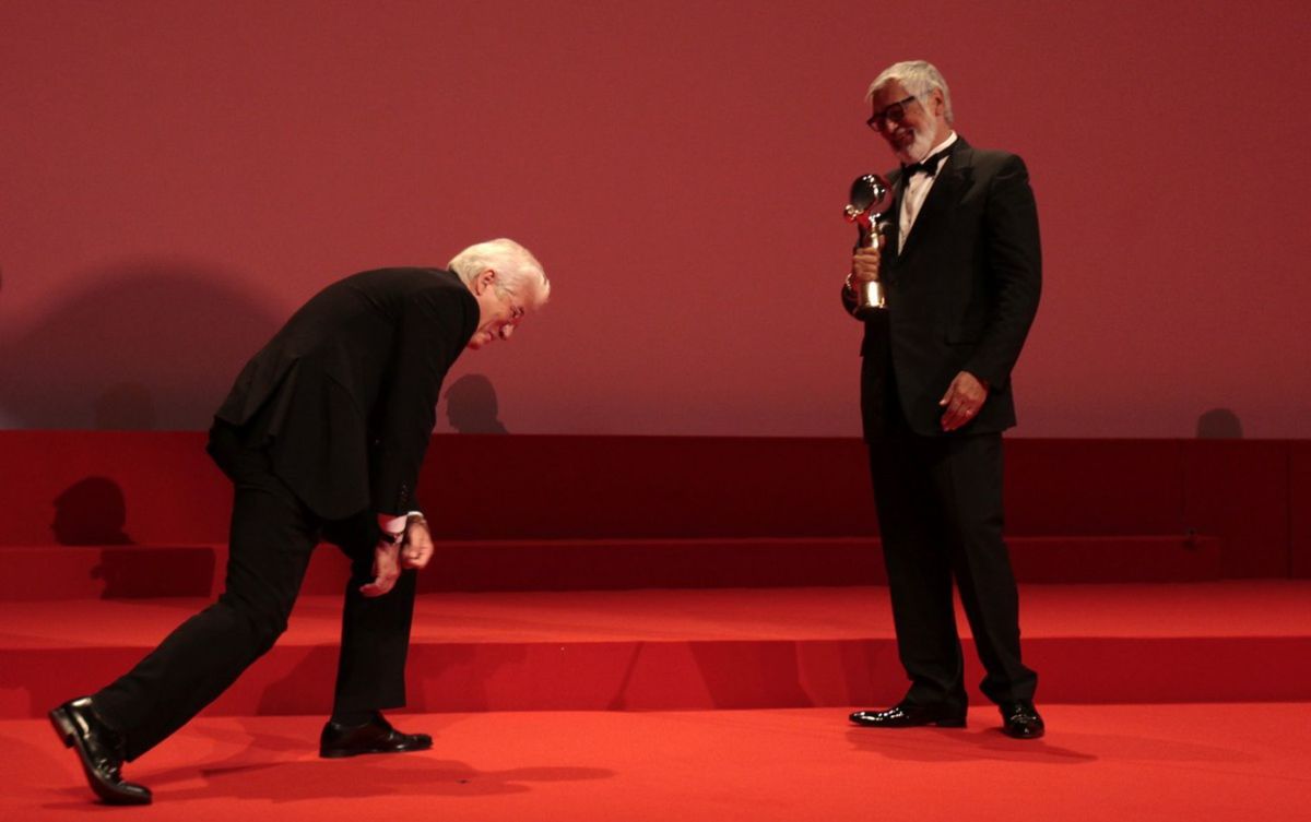 Richard Gere si kľakol pred Jiřím Bartoškom,...