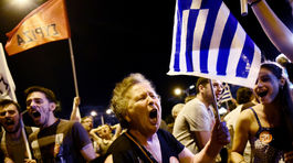 Gréci v referende odmietli dohodu s eurozónou