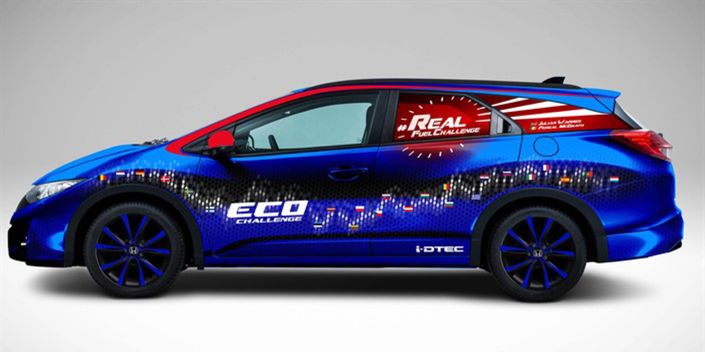Trasu absolvoval tím so sériovým Civicom Tourer...