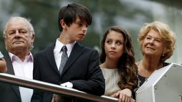 Deti hereckého páru - Catherine Zeta-Jonesovej...