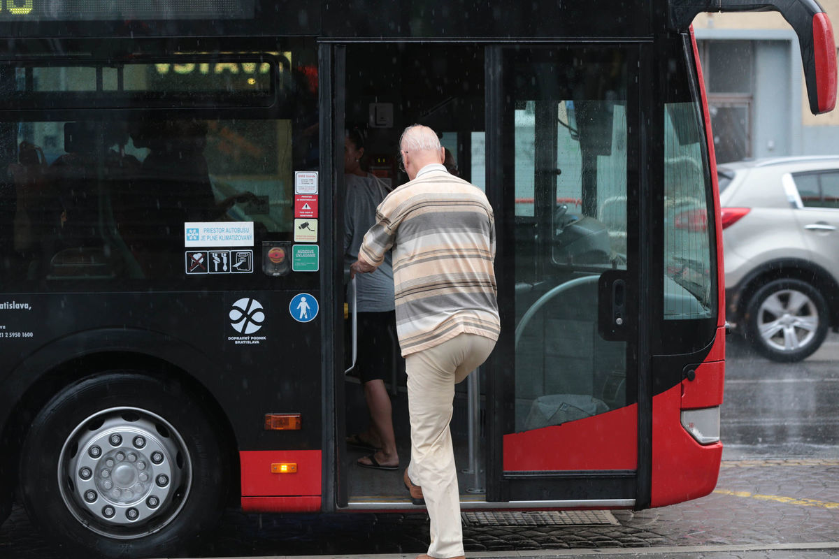 Autobusy mestskej hromadnej dopravy začínajú...