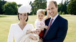 Šťastná kráľovská rodina. Princ William s manželkou - vojvodkyňou Catherine a ich deťmi - dcérou Charlotte a synom Georgom. 