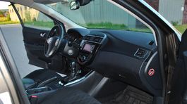 Nissan Pulsar- interiér