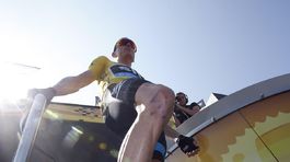 Horský dojazd pre Frooma, Sagan prišiel o zelený i biely dres