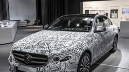 Mercedes-Benz E - 2016