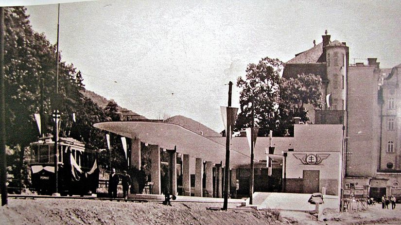 Železničnú stanicu otvárali v roku 1941 s...