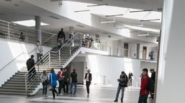 Typický vysokoškolák chce plat 926 eur mesačne