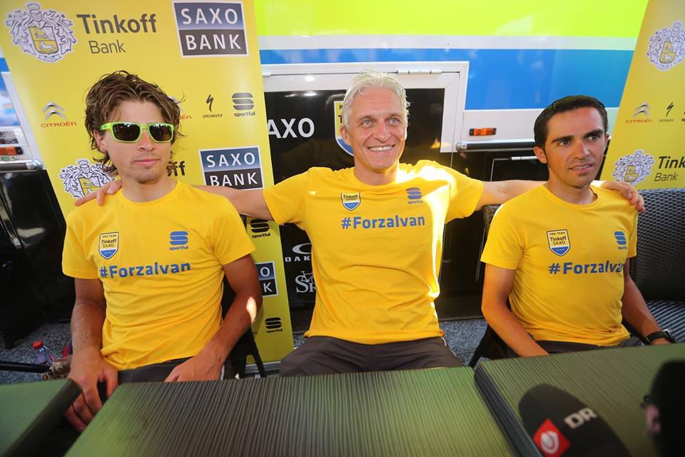 Zľava: Peter Sagan, Oleg Tiňkov a Alberto...