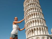 Pisa, šikmá veža v Pise, turistka, dievča, Taliansko,