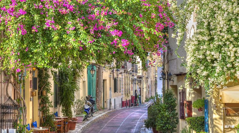 Grécko, Atény, ulička, kvety, romantika,...