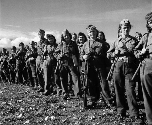 Grécke partizánky v roku 1948. Ich deti už boli...
