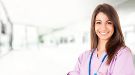 Štát hľadá peniaze na platy a nemocnice