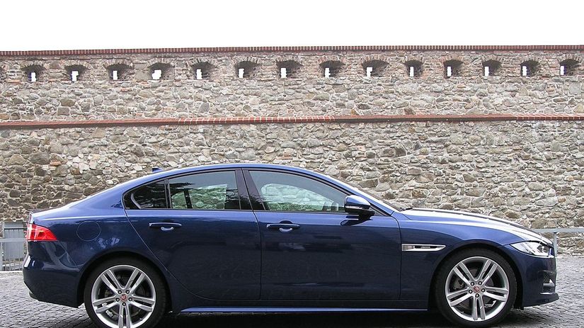 Nová platforma iQ(AL) s pozdĺžne uloženými...