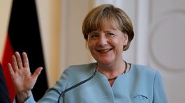 Merkelová nemá plán ako riešiť migračnú krízu, tvrdí jej koaličný partner