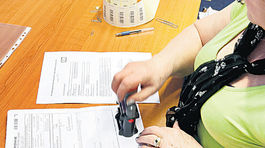 Z absolventov štúdia sa ľahko môžu stať neplatiči