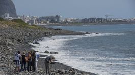 Ľudia na Réunione si trosky nedali do súvislosti s lietadlom, niektoré spálili