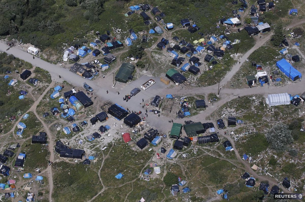 V Calais v blízkosti tunela vyrastá...