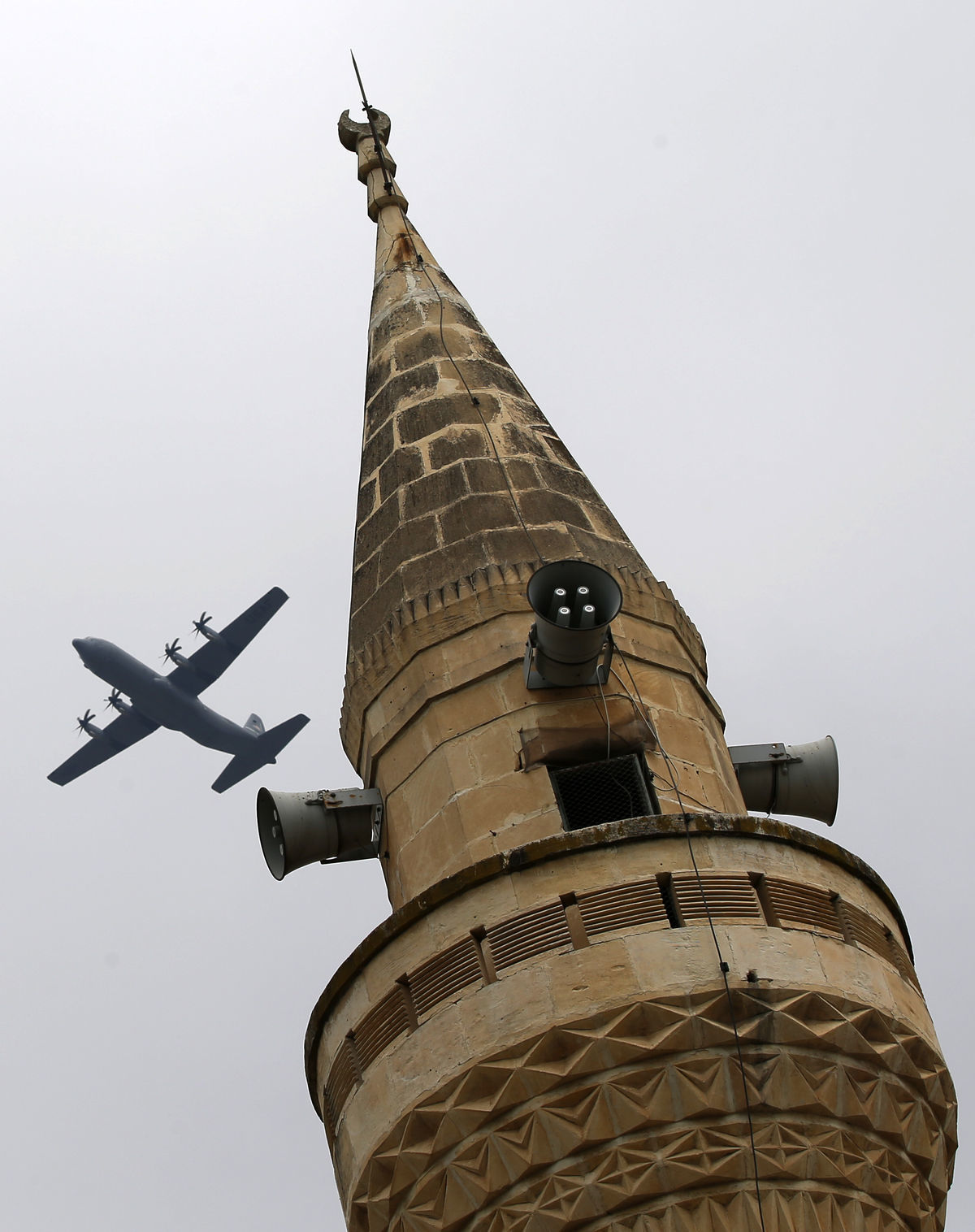 Vojenské lietadlo USA vzlieta z tureckej...