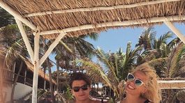 Ukážkový párik v mexickom raji: Takto si užívajú celebritní milenci