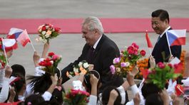 Zeman pôjde do Pekingu, čím narušil jednotu EÚ