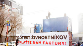 Váhostav zaplatil veriteľom prvé splátky pohľadávok