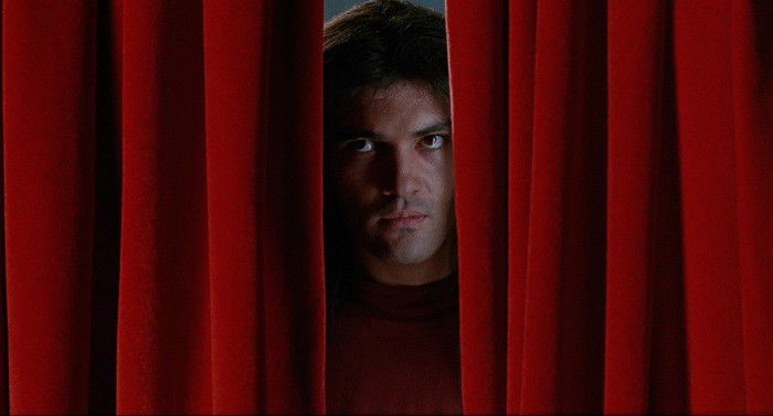 Rok 1989: Herec Antonio Banderas vo filme...