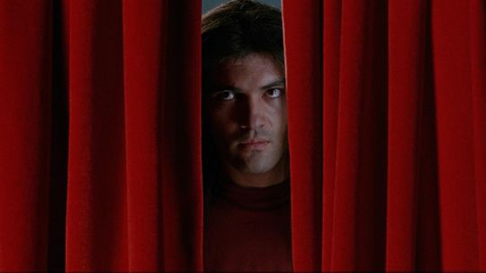 Rok 1989: Herec Antonio Banderas vo filme...