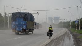 Smog a špina na ceste cez Čínu.