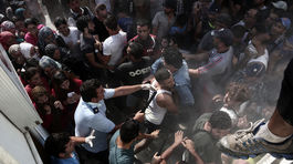 V Hamburgu sa pobilo 60 migrantov z Afganistanu a Albánska