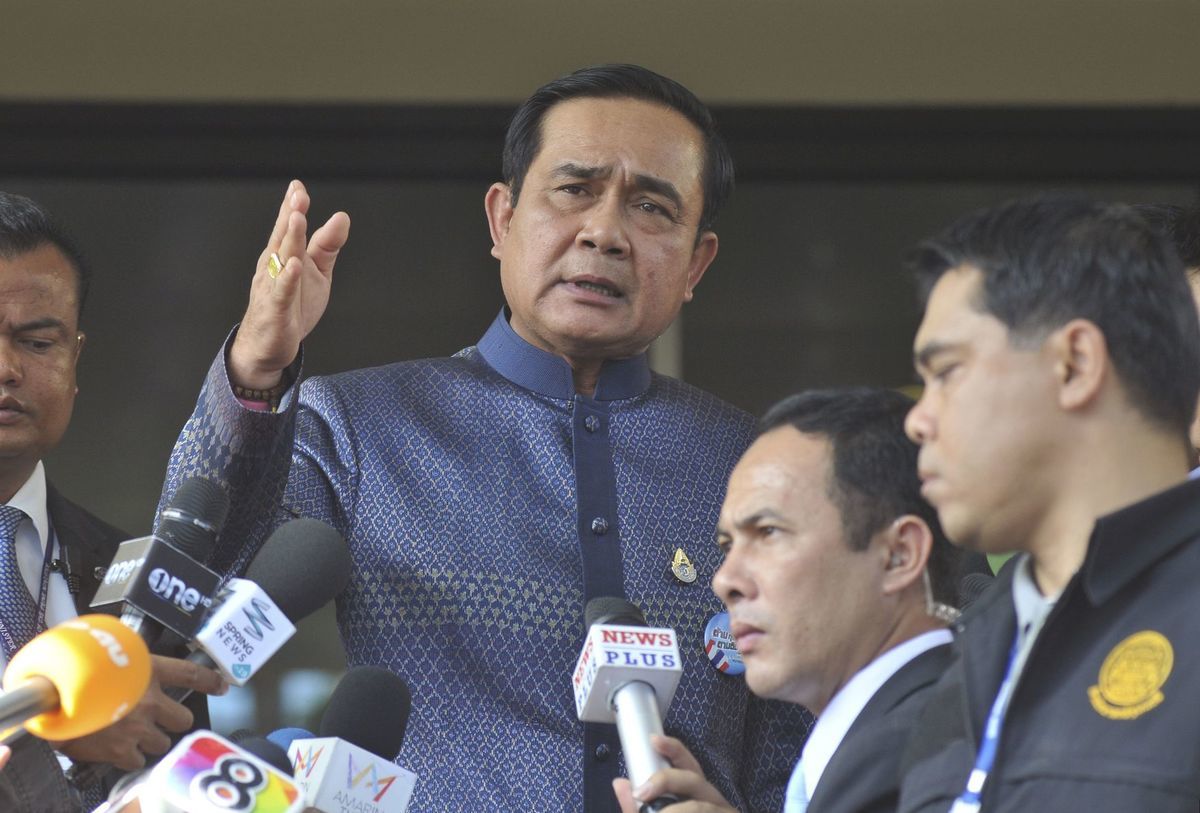 Thajský premiér Prayuth Chan-ocha hovorí s...