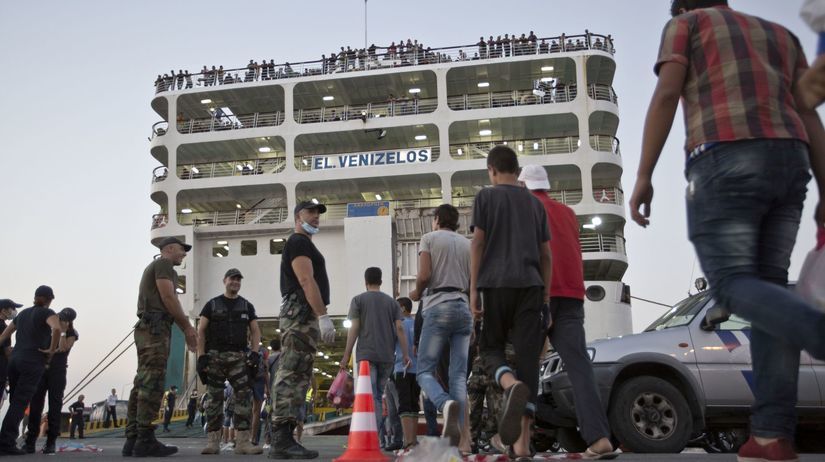 grécko, migranti, trajekt
