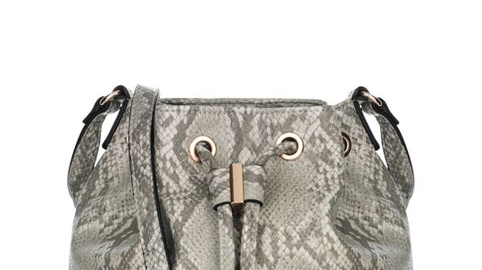 Dámska kabelka - batoh s imitáciou hadej kože...