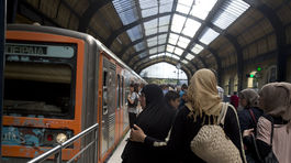 K srbsko-maďarskej hranici smerujú ďalšie tisíce migrantov 