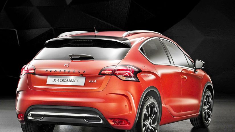 Verzia Crossback má o 30 mm zvýšený podvozok a...