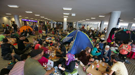 Aktivisti chceli previezť migrantov z Maďarska do Rakúska