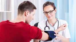 Úmrtnosť mužov na hypertenziu stúpla