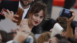 Nádherná Kruger, nežná Johnson: Benátkam kraľujú krásne dámy