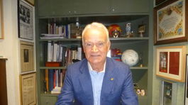 V jeho kresle sedel Mandela i Gorbačov. A uznával Dubovského