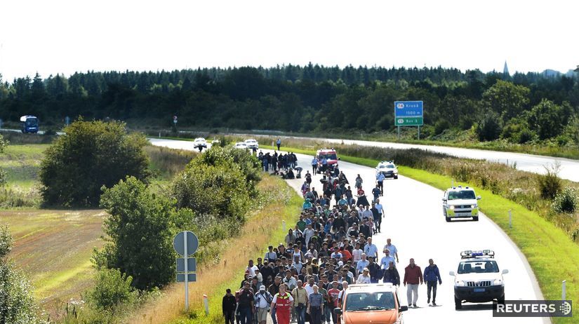 utečenci, dánsko, diaľnica, polícia, migranti,