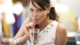 V lete môžete stratiť niekoľko litrov tekutín denne. Doplňte ich!