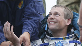 Z ISS sa na Zem vrátila trojica kozmonautov