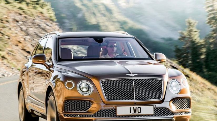 Prvé SUV z Crewe pripomína prednou maskou...